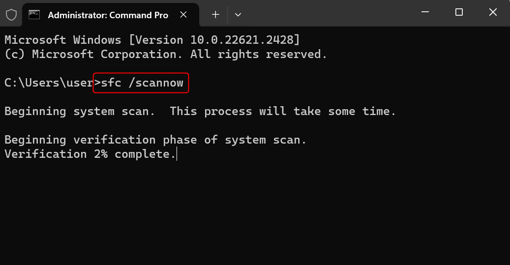 "sfc /scannow" command highlighted in Command Prompt