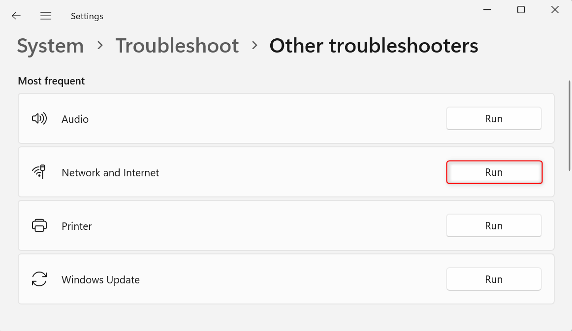 "Run" button highlighted for "Network and Internet" troubleshooter.